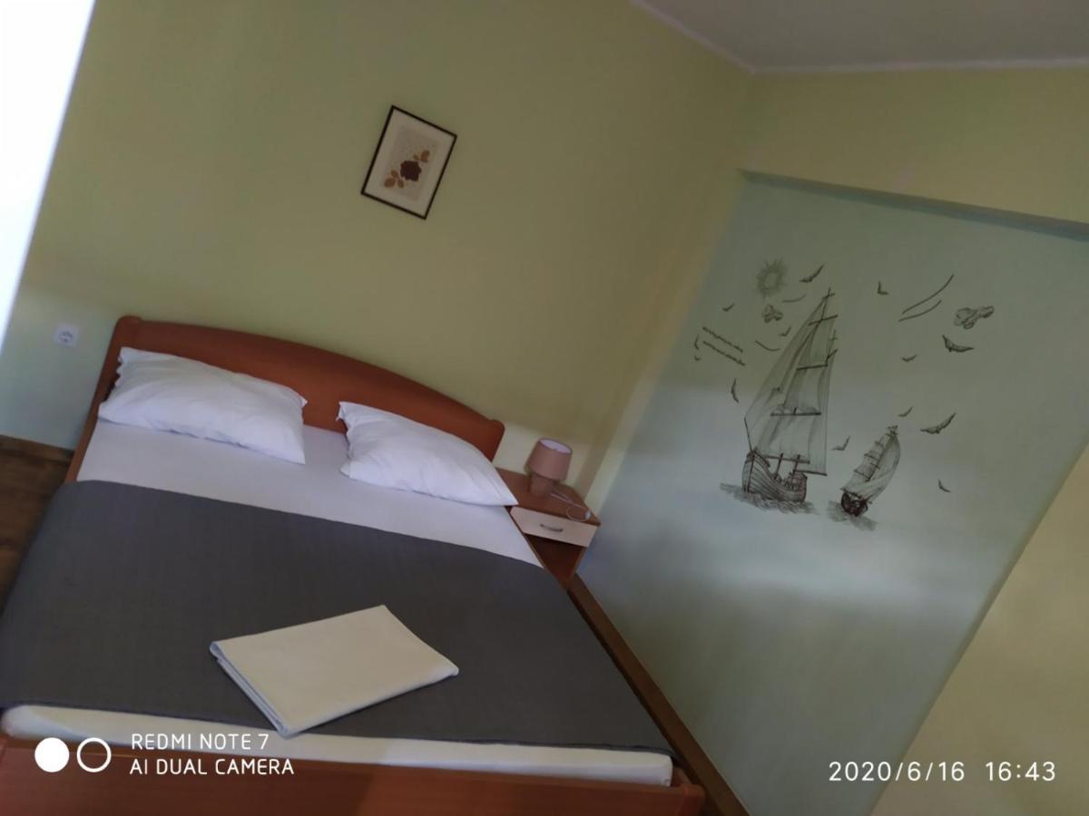 Apartman Ena Βόντιτσε Εξωτερικό φωτογραφία