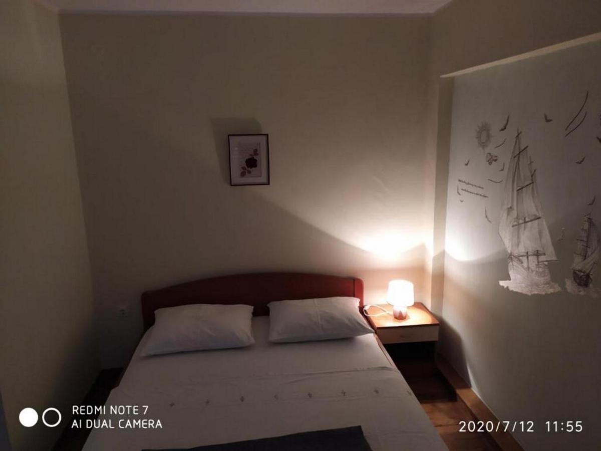 Apartman Ena Βόντιτσε Εξωτερικό φωτογραφία