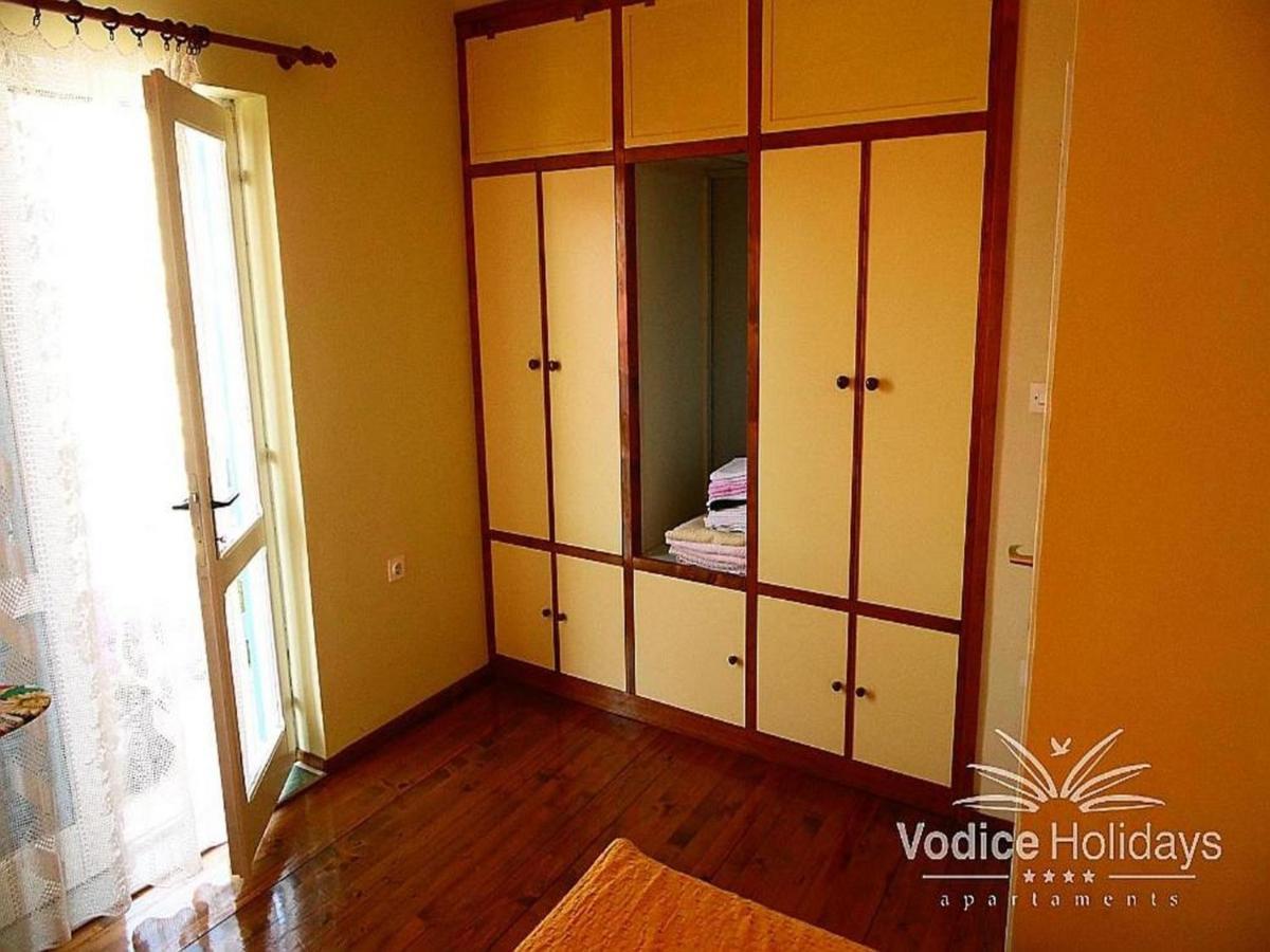 Apartman Ena Βόντιτσε Εξωτερικό φωτογραφία